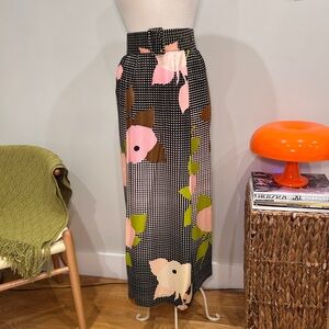 70s black & pink floral patterned maxi skirt with belt